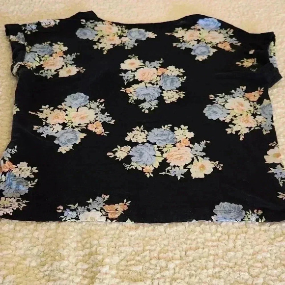 LOFT navy floral top, size small - Picture 7 of 9